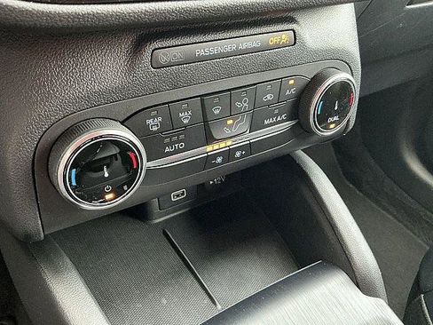 Used 2025 Ford Escape ST-Line AWD/4WD image 24
