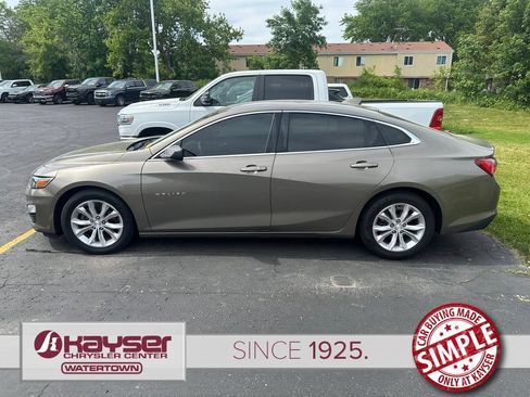 Used 2020 Chevrolet Malibu LT FWD image 2