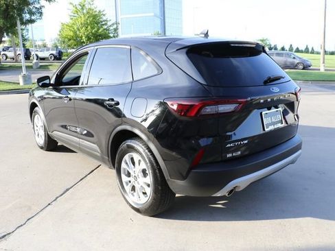 Used 2025 Ford Escape Active w/ Cold Weather Package AWD/4WD image 5