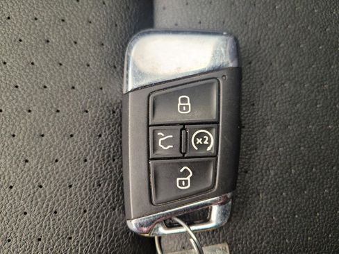 Used 2021 Volkswagen Atlas SE AWD/4WD image 32