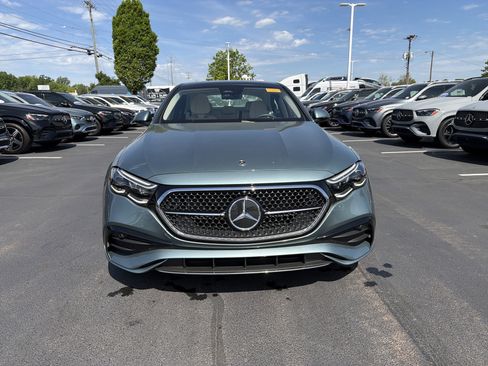 Used 2025 Mercedes-Benz E 450 4MATIC Sedan image 10