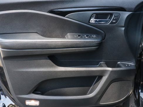 Used 2019 Honda Pilot Elite image 34