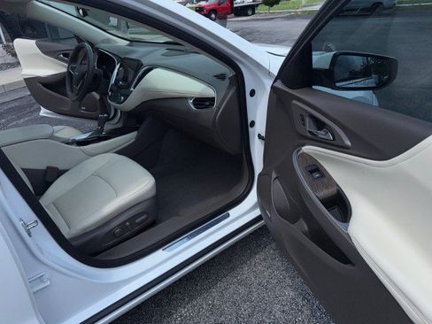 Used 2020 Chevrolet Malibu Premier w/ LPO, Floor Liner Package FWD image 30