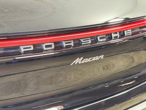 Used 2025 Porsche Macan AWD/4WD image 30