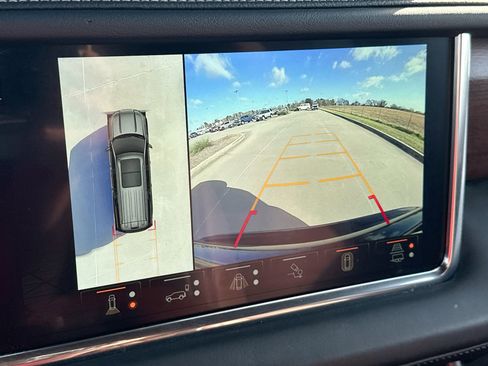 Used 2023 GMC Yukon Denali Ultimate image 17