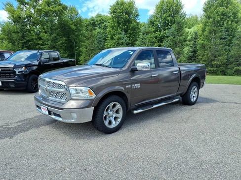 Used 2018 RAM 1500 Laramie AWD/4WD image 7