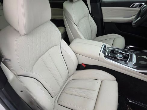 Used 2023 BMW X7 M60i w/ Executive Package AWD/4WD image 28