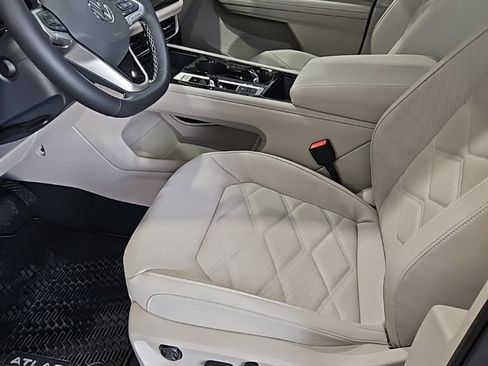 New 2026 Volkswagen Atlas SE FWD image 31