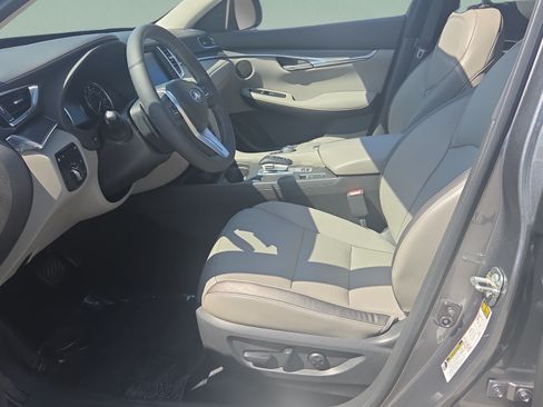 Used 2023 INFINITI QX50 Luxe AWD/4WD image 9