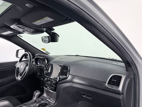 Used 2020 Jeep Grand Cherokee Altitude image 25