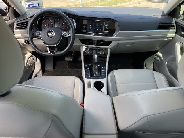 Used 2021 Volkswagen Jetta SE FWD image 9