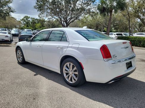Used 2016 Chrysler 300 Limited w/ Driver Convenience Group image 6