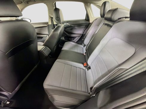 Used 2025 Volkswagen Jetta SE FWD image 26
