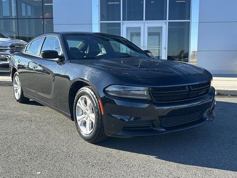 Used 2021 Dodge Charger SXT w/ Leather Interior Group image 4