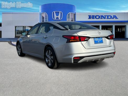 Used 2024 Nissan Altima 2.5 S image 4