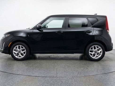 Used 2025 Kia Soul LX w/ LX Technology Package image 5