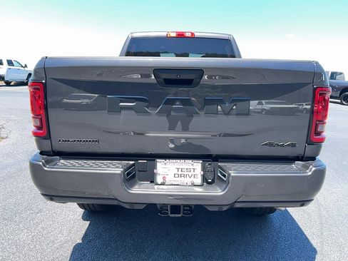 Used 2025 RAM 2500 Big Horn AWD/4WD image 6