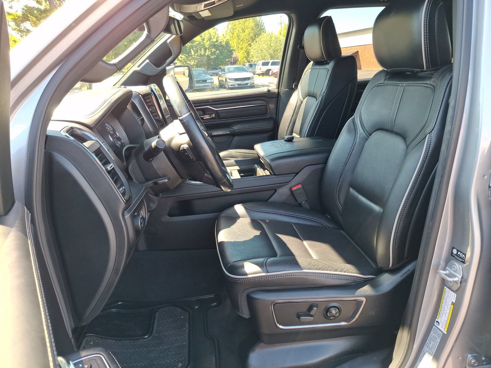Used 2022 RAM 1500 Limited AWD/4WD image 17