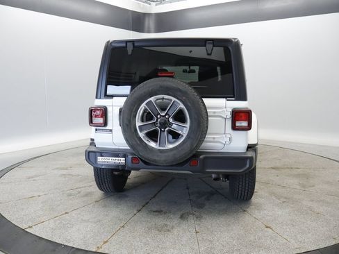 Used 2021 Jeep Wrangler Unlimited Sahara AWD/4WD image 4