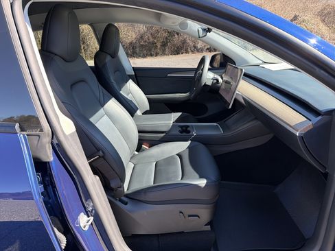 Used 2023 Tesla Model Y AWD image 15