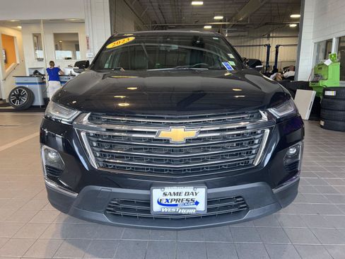 Used 2023 Chevrolet Traverse LT AWD/4WD image 2
