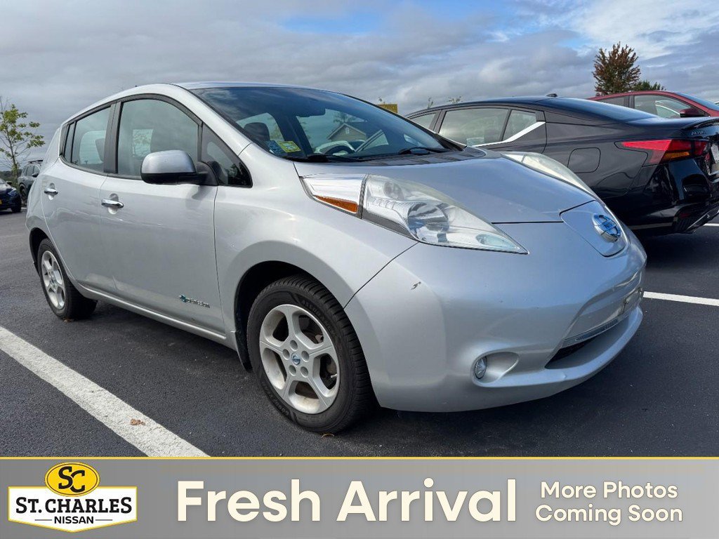 Used 2014 Nissan Leaf SV w/ Premium Package FWD image 1