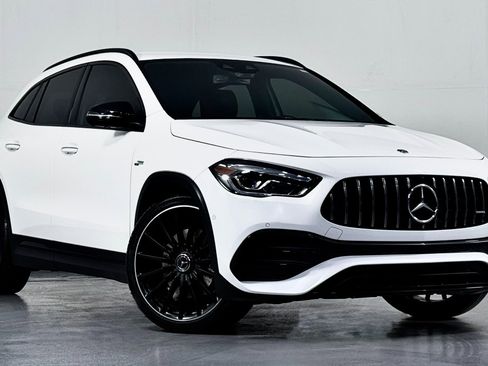 Used 2021 Mercedes-Benz GLA 35 AMG AMG GLA35 image 2