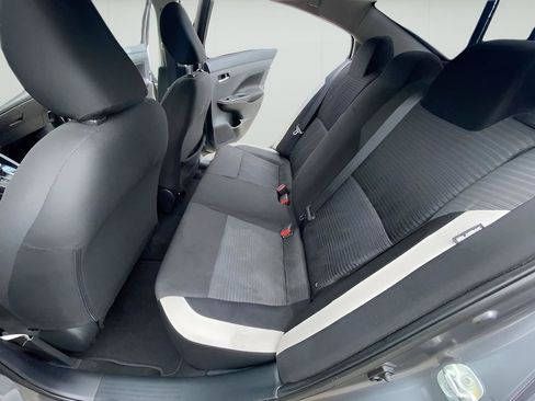 Used 2021 Nissan Versa SV FWD image 5