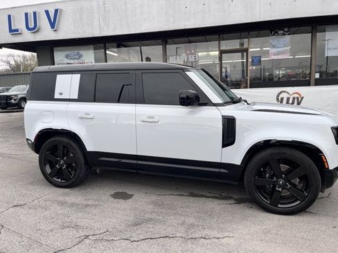 Used 2023 Land Rover Defender 110 V8 image 2