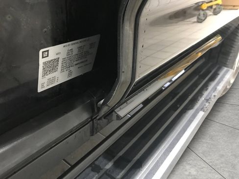 Used 2021 Cadillac Escalade Sport w/ Driver Assist Tech Package image 40