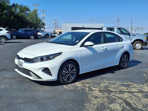 Used 2024 Kia Forte LXS image 6