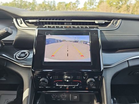 Used 2023 Jeep Grand Cherokee Laredo w/ Luxury Tech Group I image 25