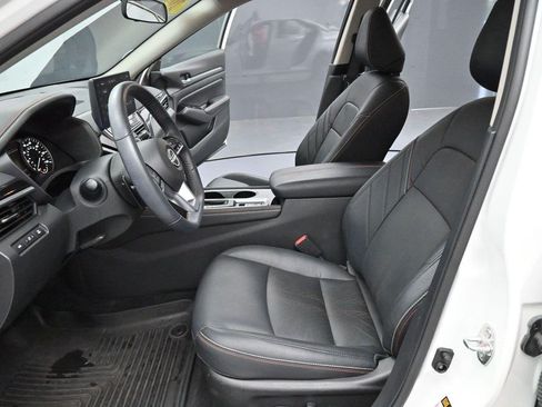 Used 2024 Nissan Altima 2.5 SR w/ SR Premium Package AWD/4WD image 12