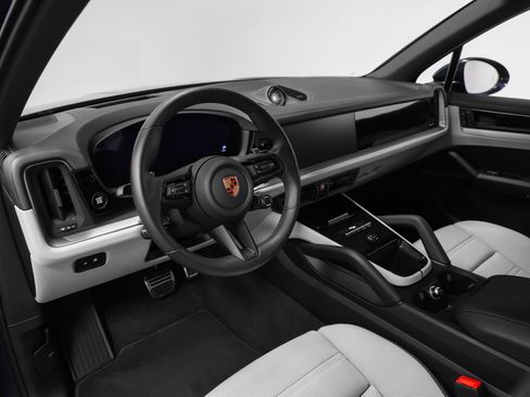 Certified 2026 Porsche Cayenne S AWD/4WD image 4