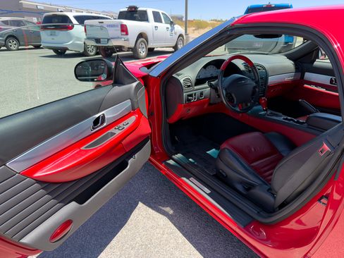 Used 2002 Ford Thunderbird RWD image 10