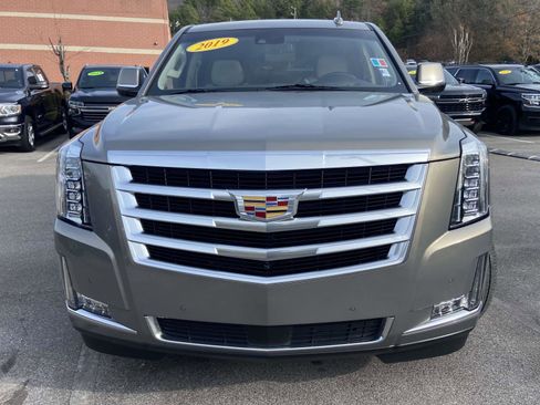Used 2019 Cadillac Escalade Premium Luxury image 32