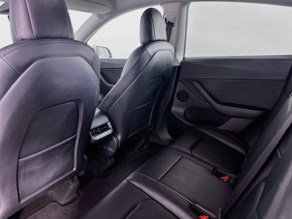 Used 2022 Tesla Model Y Long Range AWD/4WD image 28