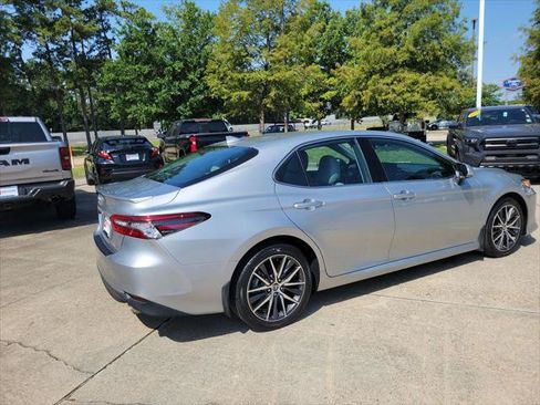 Certified 2021 Toyota Camry XLE FWD image 7