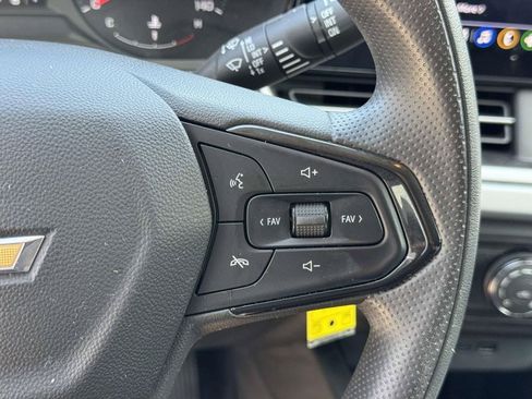 Used 2024 Chevrolet Trax LS w/ LS Convenience Package FWD image 13