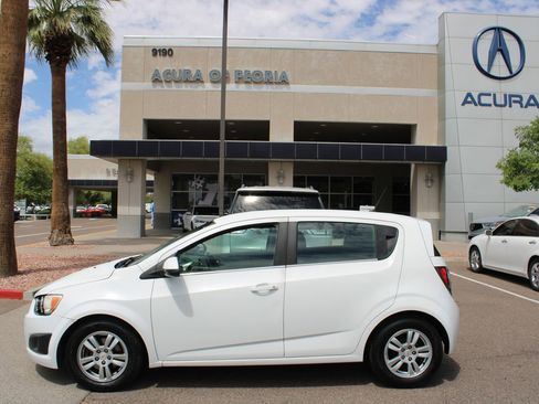 Used 2012 Chevrolet Sonic LT image 2