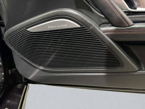 Used 2017 Audi R8 V10 w/ Carbon Exterior Package image 39