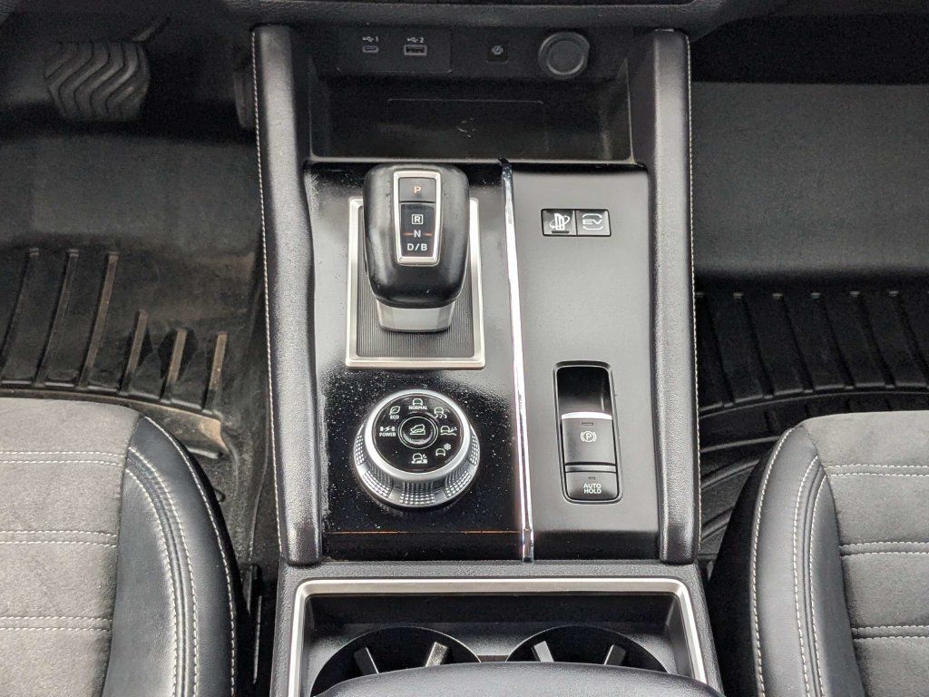 Used 2023 Mitsubishi Outlander 4WD Plug-In Hybrid image 24