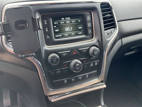 Used 2016 Jeep Grand Cherokee Laredo w/ Quick Order Package 23E image 8