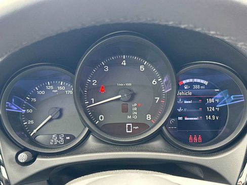 Used 2025 Porsche Macan image 23