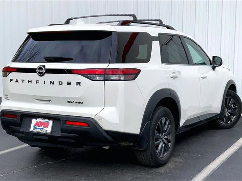 Used 2024 Nissan Pathfinder SV w/ Black Appearance Package image 9