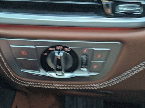 Used 2016 BMW 750i xDrive image 17