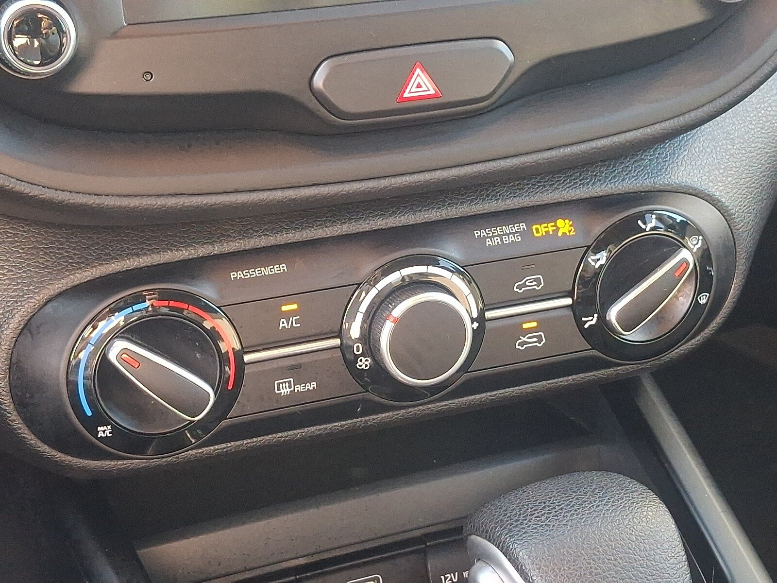 Used 2023 Kia Soul LX w/ LX Technology Package FWD image 15