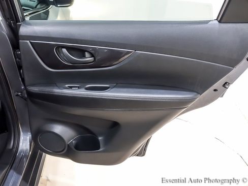 Used 2019 Nissan Rogue S image 25