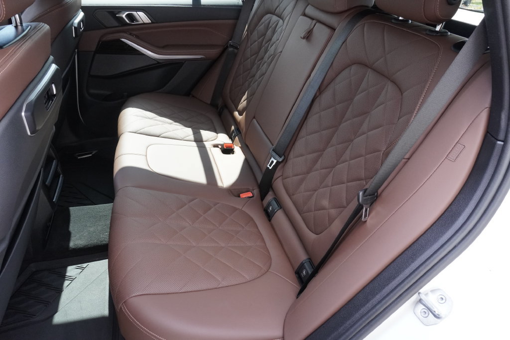 Used 2024 BMW X5 xDrive50e w/ M Sport Package AWD/4WD image 30