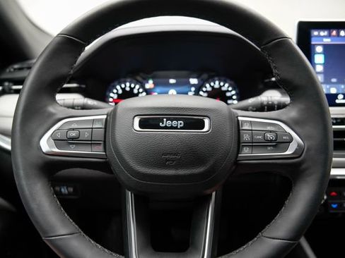 Used 2023 Jeep Compass Limited AWD/4WD image 9